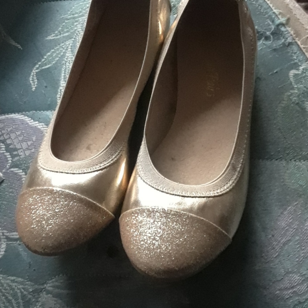 Shoes - Picture 2 of 4